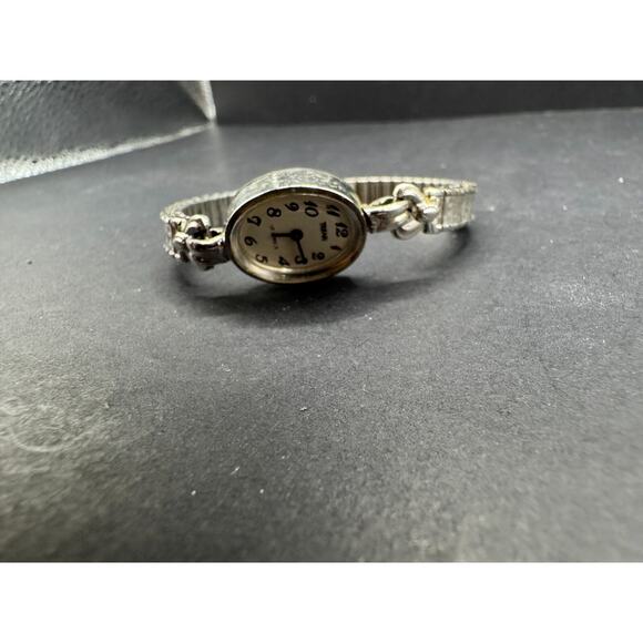 Vintage Rare Trifari 17 Jewels Chain Bracelet Watch Silver Tone White Dial main image 11